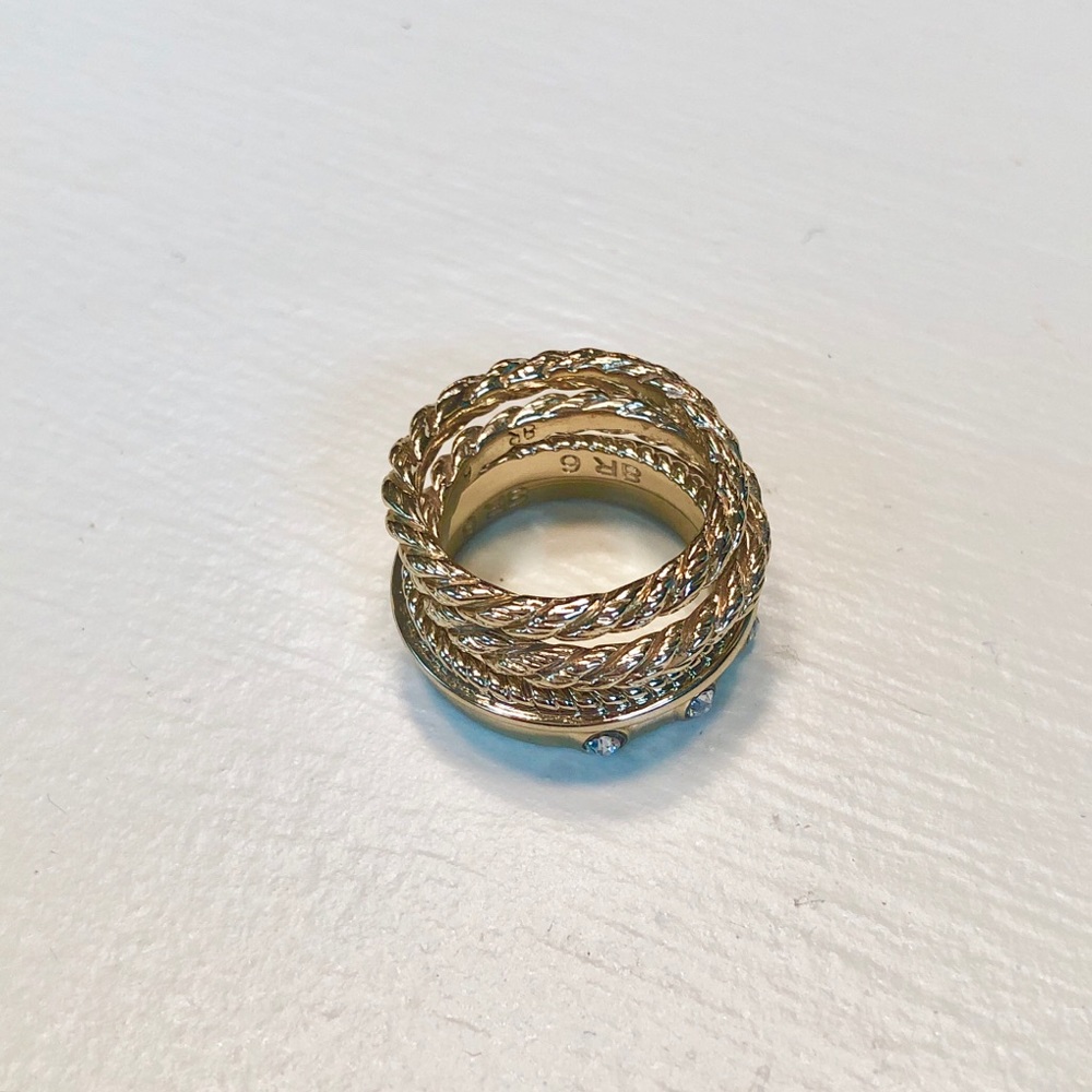 Stacked gold rings (4)
